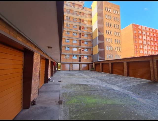 3 BEDROOM APARTMENT FOR SALE IN SUNNYSIDE